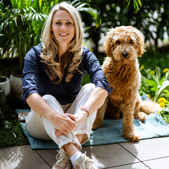 Tiergestütze Therapie Fachpraxis für Physiotherapie und Ayurveda in Salzburg - Physiotherapeutin Miriam Delies