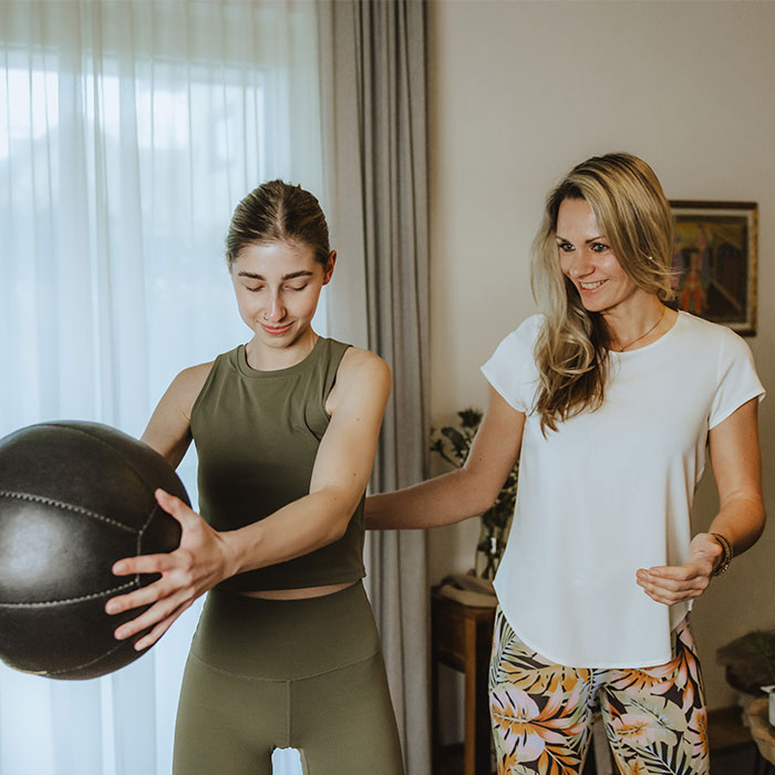 Fachpraxis für Physiotherapie und Ayurveda in Salzburg -Physiotherapeutin Miriam Delies